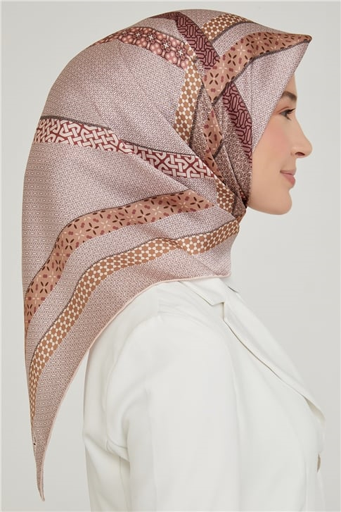 Armine Sura İpek Eşarp 21Ka8603 05