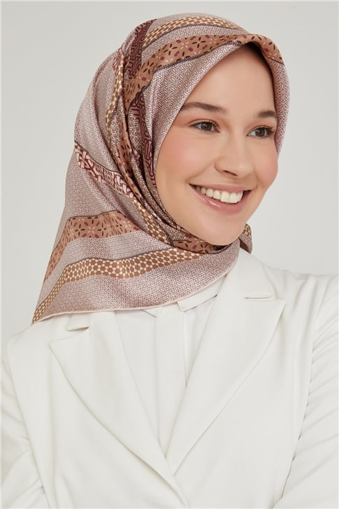 Armine Sura İpek Eşarp 21Ka8603 05