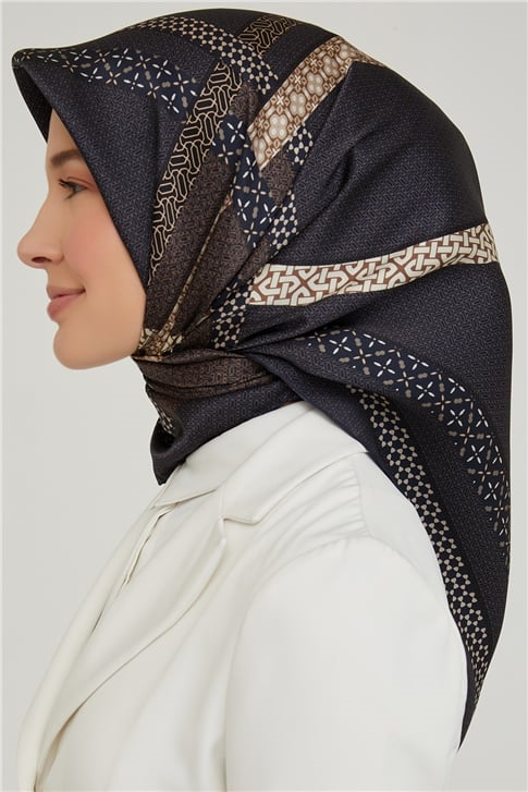 Armine Sura İpek Eşarp 21Ka8603 10