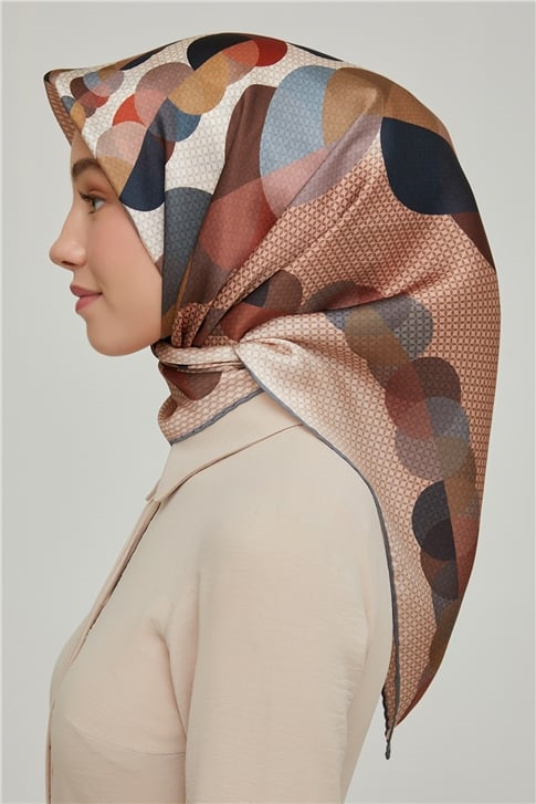 Armine Sura İpek Eşarp 21Ka8604 07