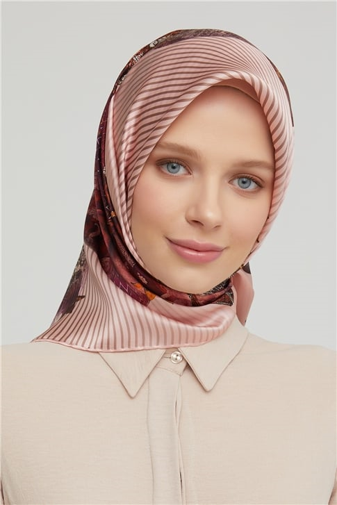 Armine Sura İpek Eşarp 21Ka8605 04