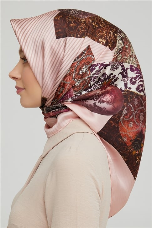 Armine Sura İpek Eşarp 21Ka8605 04