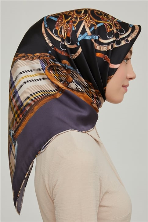 Armine Sura İpek Eşarp 21Ka8607 02