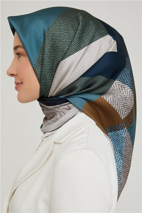 Armine Sura İpek Eşarp 21Ka8610 07