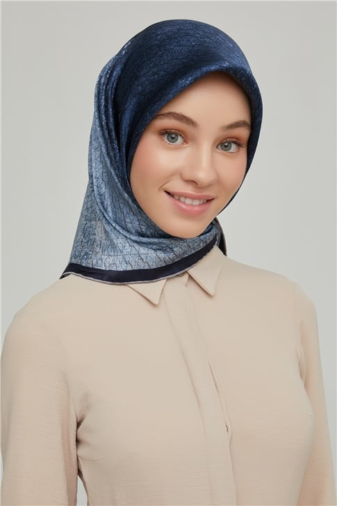 Armine Sura İpek Eşarp 21Ka8611 08