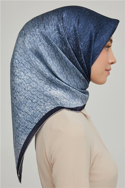 Armine Sura İpek Eşarp 21Ka8611 08
