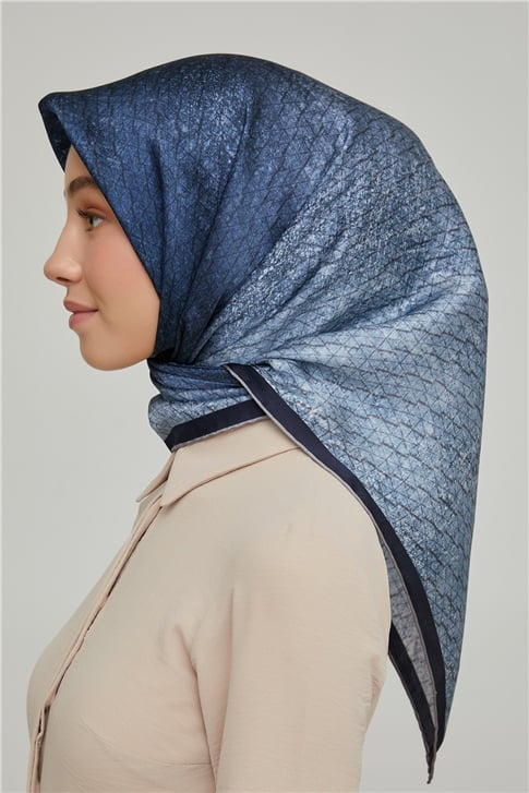 Armine Sura İpek Eşarp 21Ka8611 08
