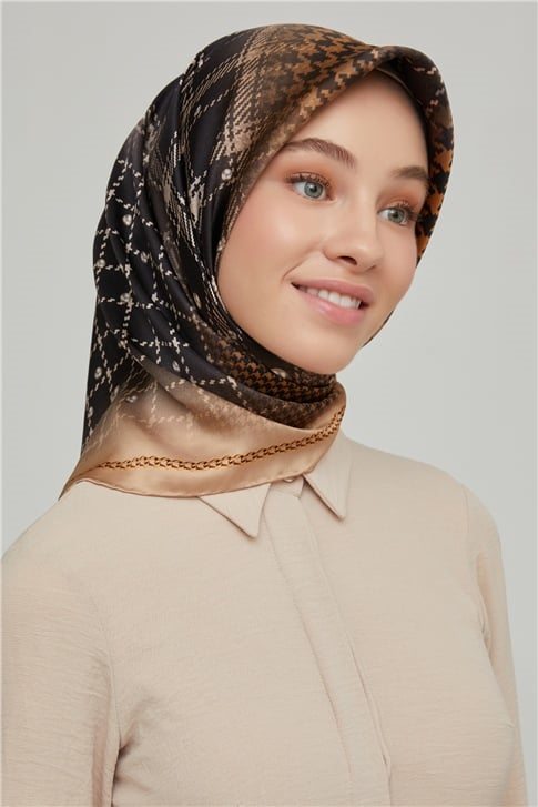 Armine Sura İpek Eşarp 21Ka8612 05