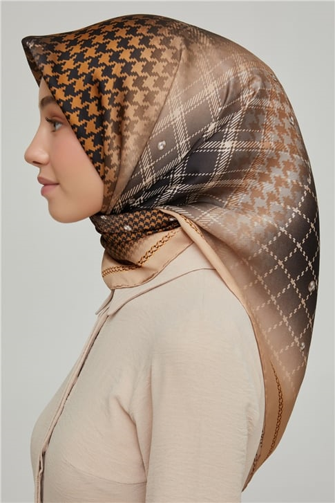 Armine Sura İpek Eşarp 21Ka8612 05