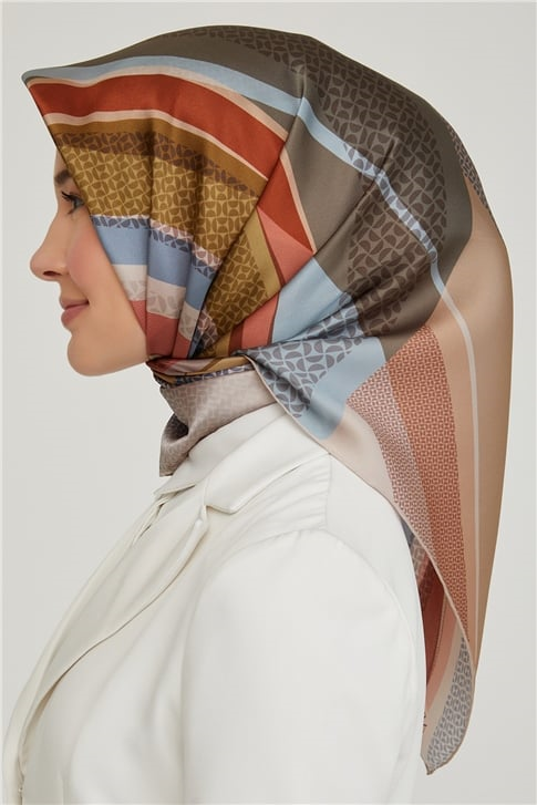 Armine Sura İpek Eşarp 21Ka8613 01