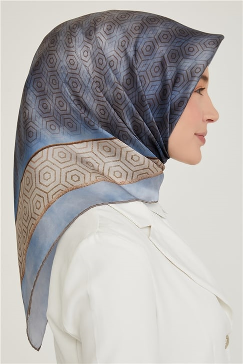 Armine Sura İpek Eşarp 21Ka8614 02