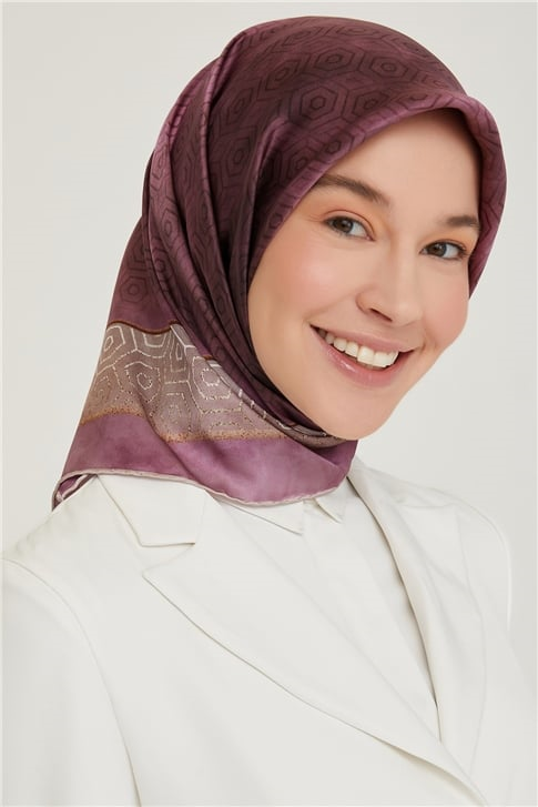 Armine Sura İpek Eşarp 21Ka8614 04