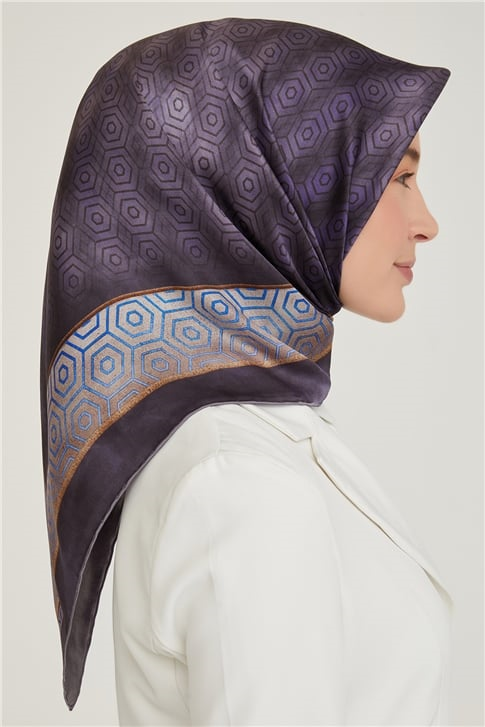 Armine Sura İpek Eşarp 21Ka8614 05