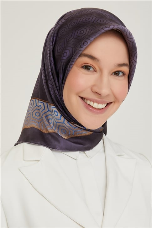Armine Sura İpek Eşarp 21Ka8614 05
