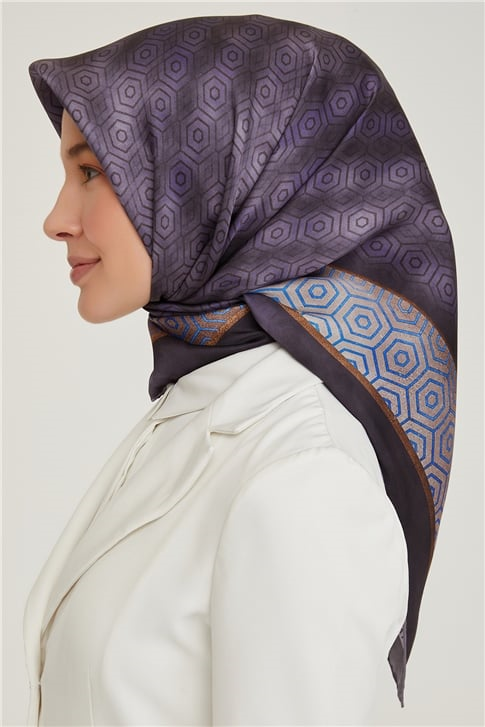 Armine Sura İpek Eşarp 21Ka8614 05