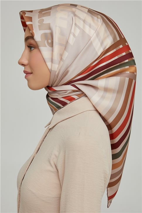 Armine Sura İpek Eşarp 21Ka8617 07