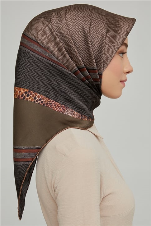Armine Sura İpek Eşarp 21Ka8619 04