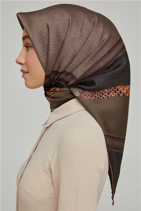 Armine Sura İpek Eşarp 21Ka8619 04