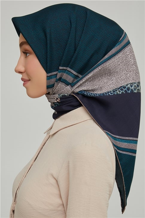 Armine Sura İpek Eşarp 21Ka8619 06