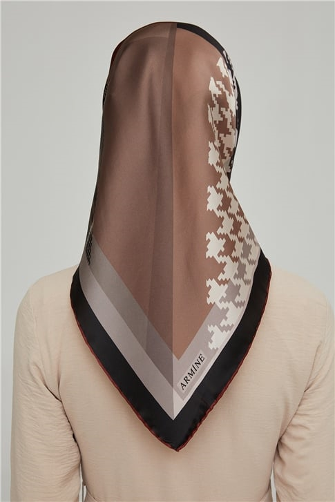 Armine Sura İpek Eşarp 21Ka8620 04
