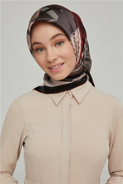 Armine Sura İpek Eşarp 21Ka8620 04