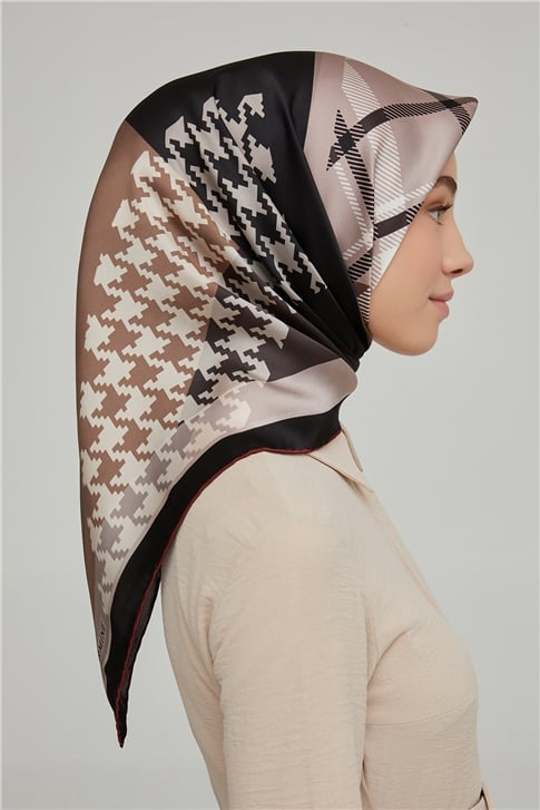 Armine Sura İpek Eşarp 21Ka8620 04