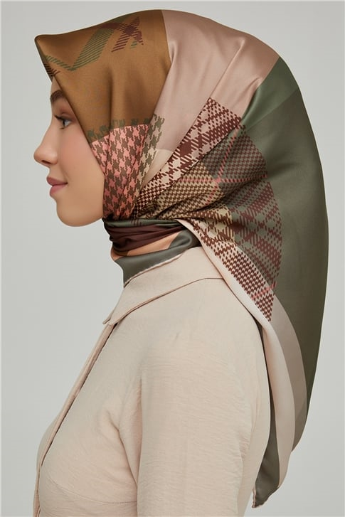 Armine Sura İpek Eşarp 21Ka8620 11