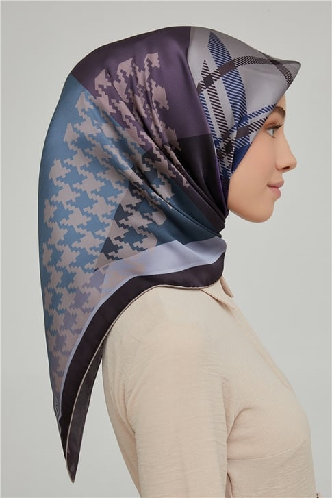 Armine Sura İpek Eşarp 21Ka8620 31
