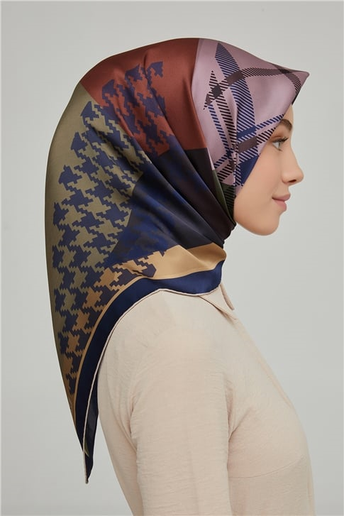 Armine Sura İpek Eşarp 21Ka8620 39