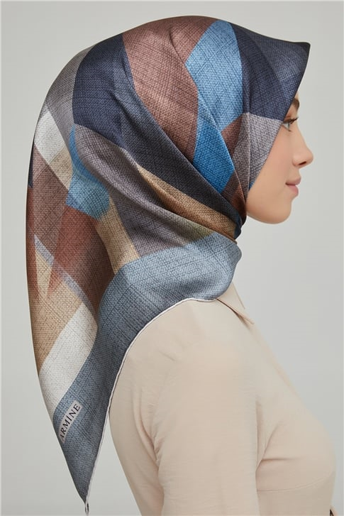 Armine Sura İpek Eşarp 21Ka8623 08