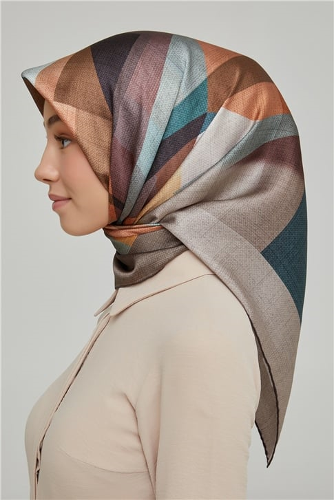 Armine Sura İpek Eşarp 21Ka8623 32