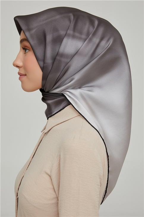 Armine Sura İpek Eşarp 21Ka8624 07