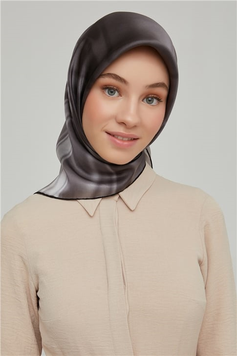 Armine Sura İpek Eşarp 21Ka8624 07