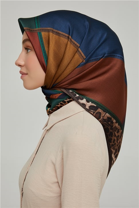 Armine Sura İpek Eşarp 21Ka8626 08