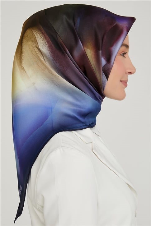 Armine Sura İpek Eşarp 21Ka8627 08
