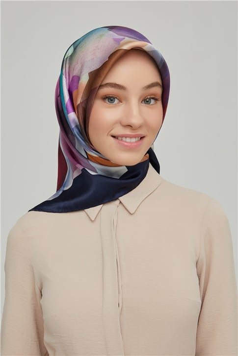 Armine Sura İpek Eşarp 21Ka8628 06