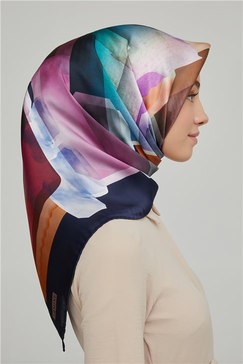 Armine Sura İpek Eşarp 21Ka8628 06