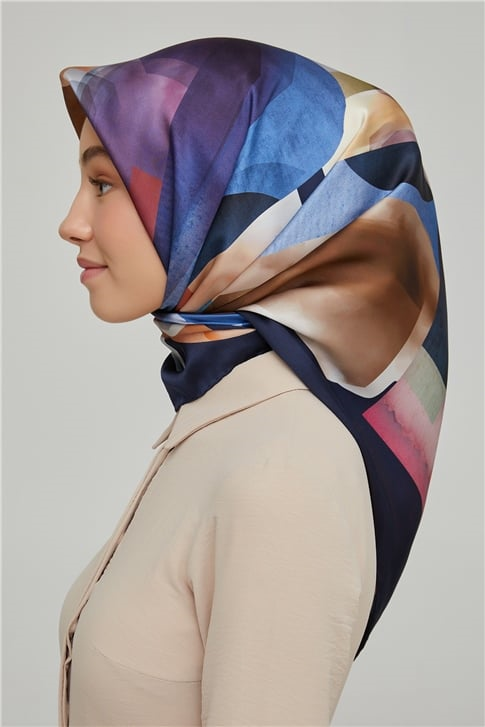 Armine Sura İpek Eşarp 21Ka8628 06