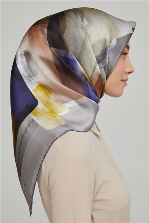 Armine Sura İpek Eşarp 21Ka8628 10