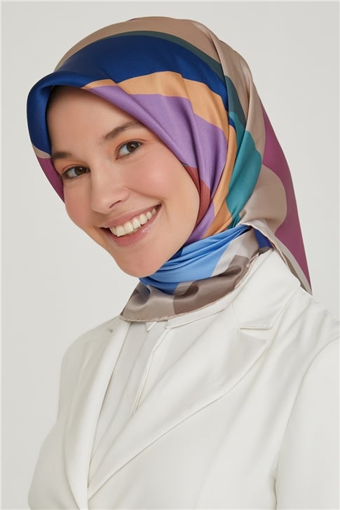 Armine Sura İpek Eşarp 21Ka8629 07