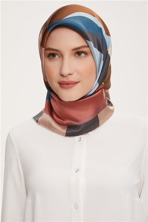 Armine Sura İpek Eşarp 21Ka8629 08