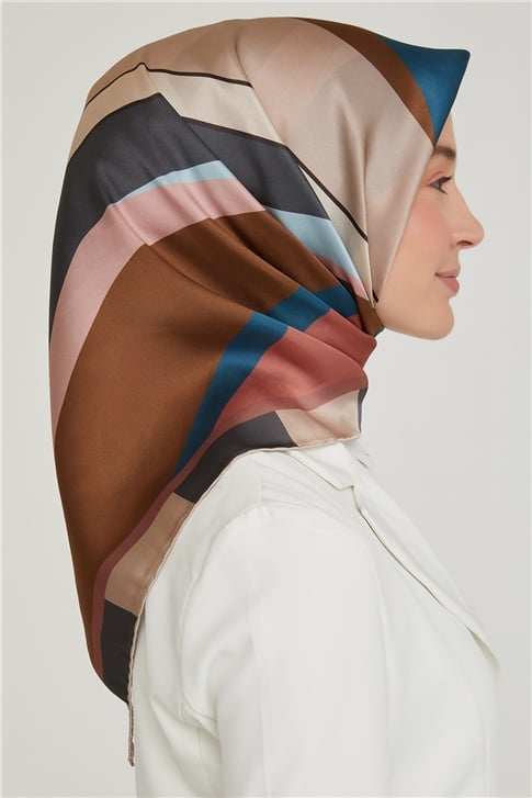 Armine Sura İpek Eşarp 21Ka8629 08