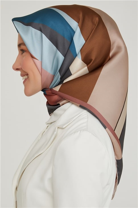 Armine Sura İpek Eşarp 21Ka8629 08