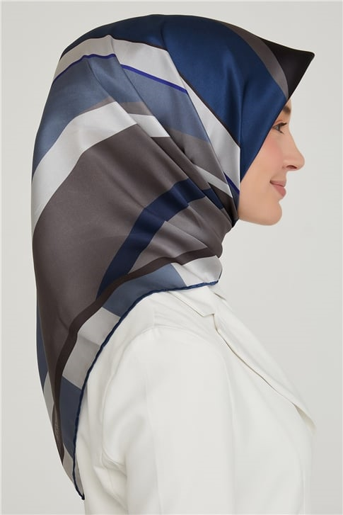 Armine Sura İpek Eşarp 21Ka8629 09