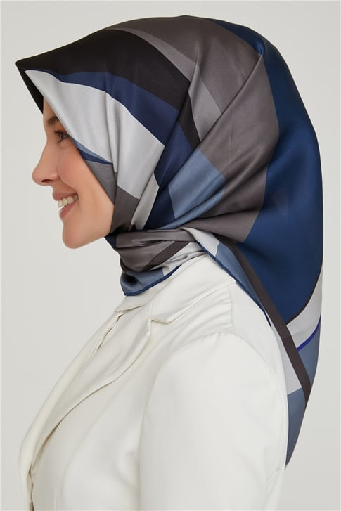 Armine Sura İpek Eşarp 21Ka8629 09