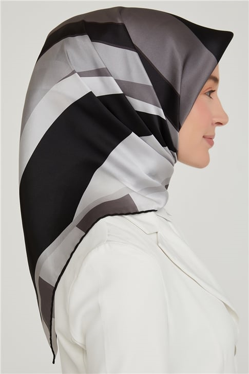 Armine Sura İpek Eşarp 21Ka8629 10