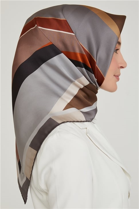Armine Sura İpek Eşarp 21Ka8629 37