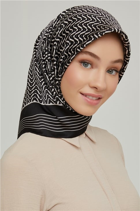Armine Sura İpek Eşarp 21Ka8631 10