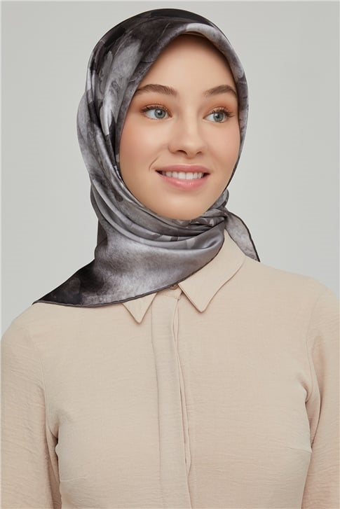 Armine Sura İpek Eşarp 21Ka8632 05