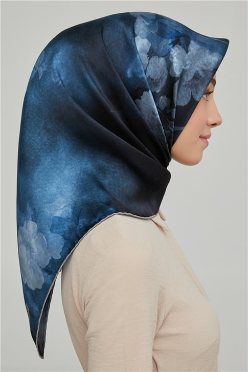 Armine Sura İpek Eşarp 21Ka8632 11